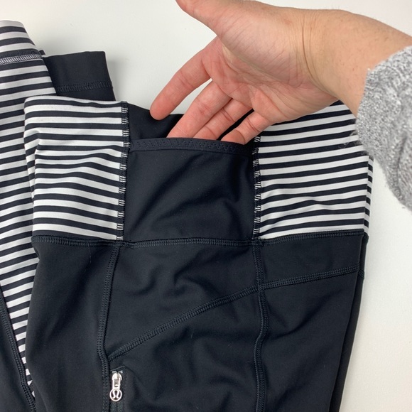 🎉SOLD🎉Lululemon Size 6 Run Ice Queen Yoga Pants - Picture 7 of 8